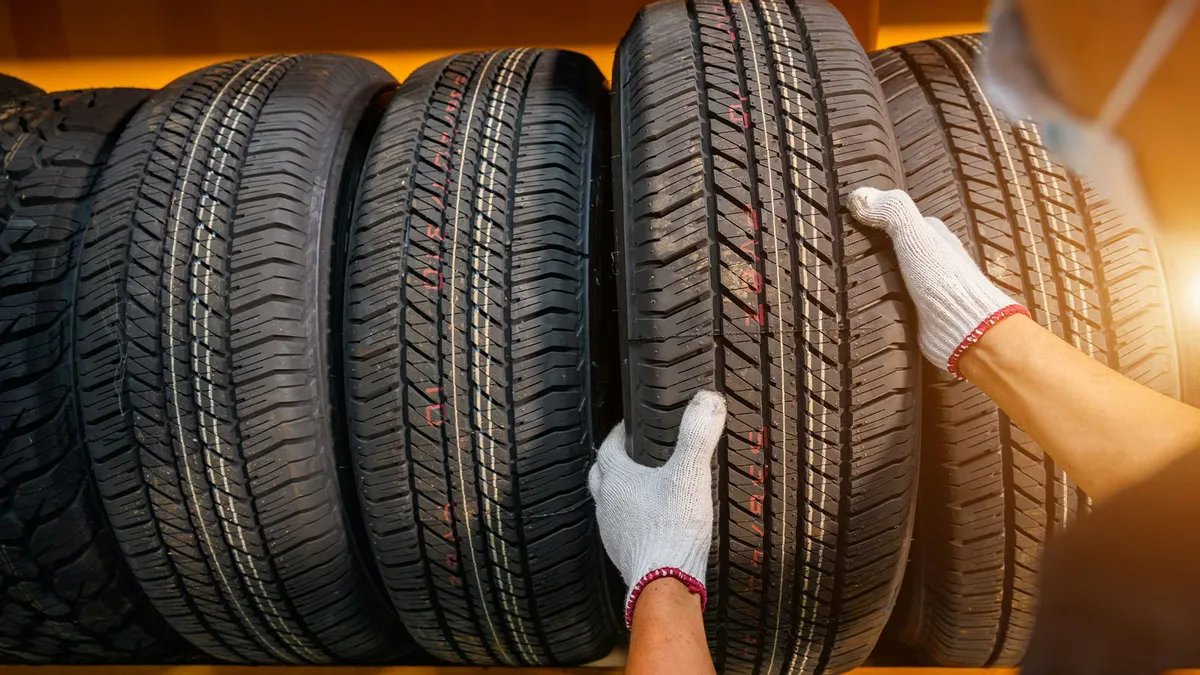 Cambio de neumáticos en taller